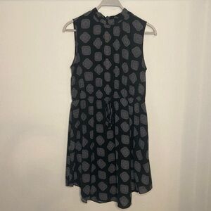 H&M Size 12 Sleeveless B&W Patterned Dress with Ruffled Neckline